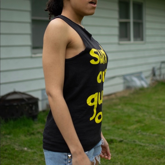 ❤️SUNS OUT GUNS OUT ‘ Bro Tank’ - Picture 5 of 5